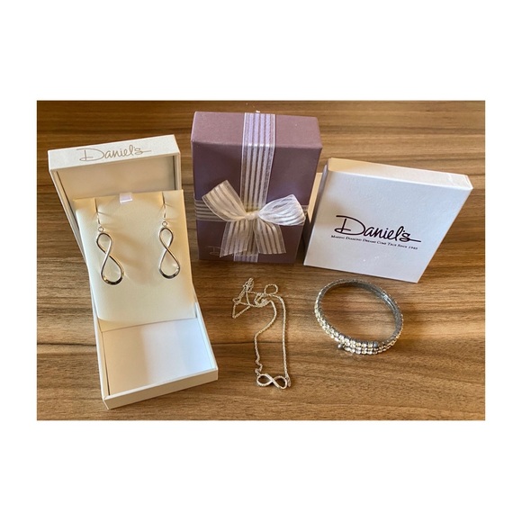 Daniel's Jewelry Daniels The Infinity Jewelry Set Poshmark
